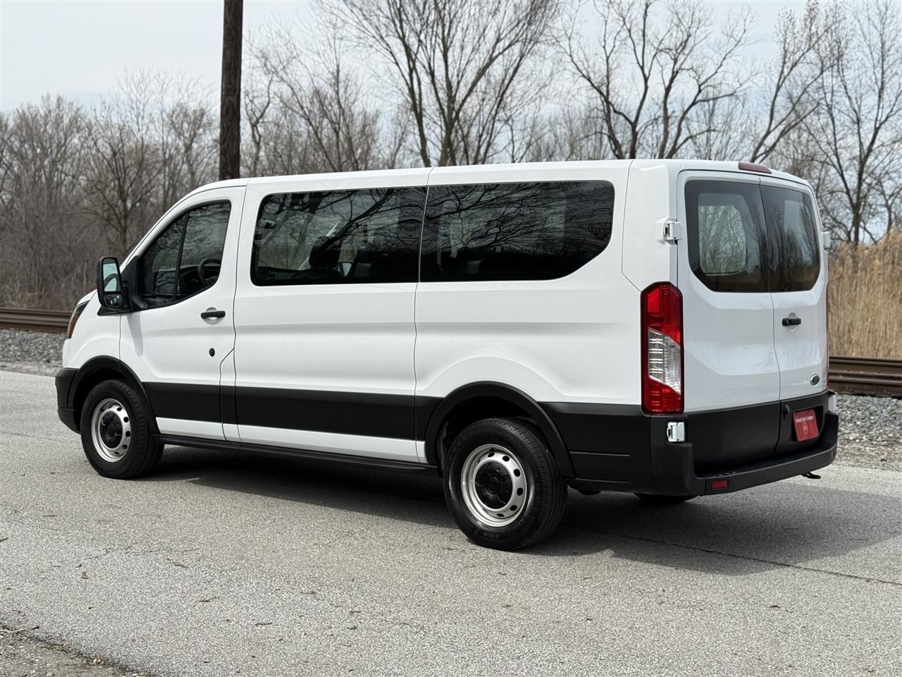 Ford Transit Passenger Wagon T-150 130" Low Roof XLT RWD 2020