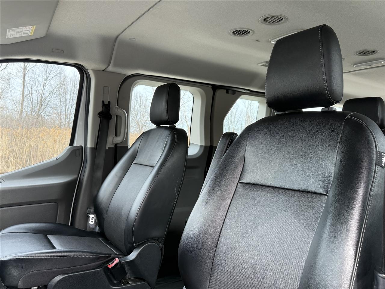 Ford Transit Passenger Wagon T-150 130" Low Roof XLT RWD 2020