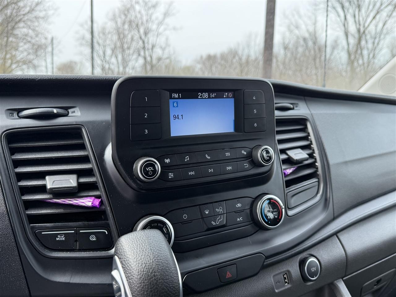 Ford Transit Passenger Wagon T-150 130" Low Roof XLT RWD 2020