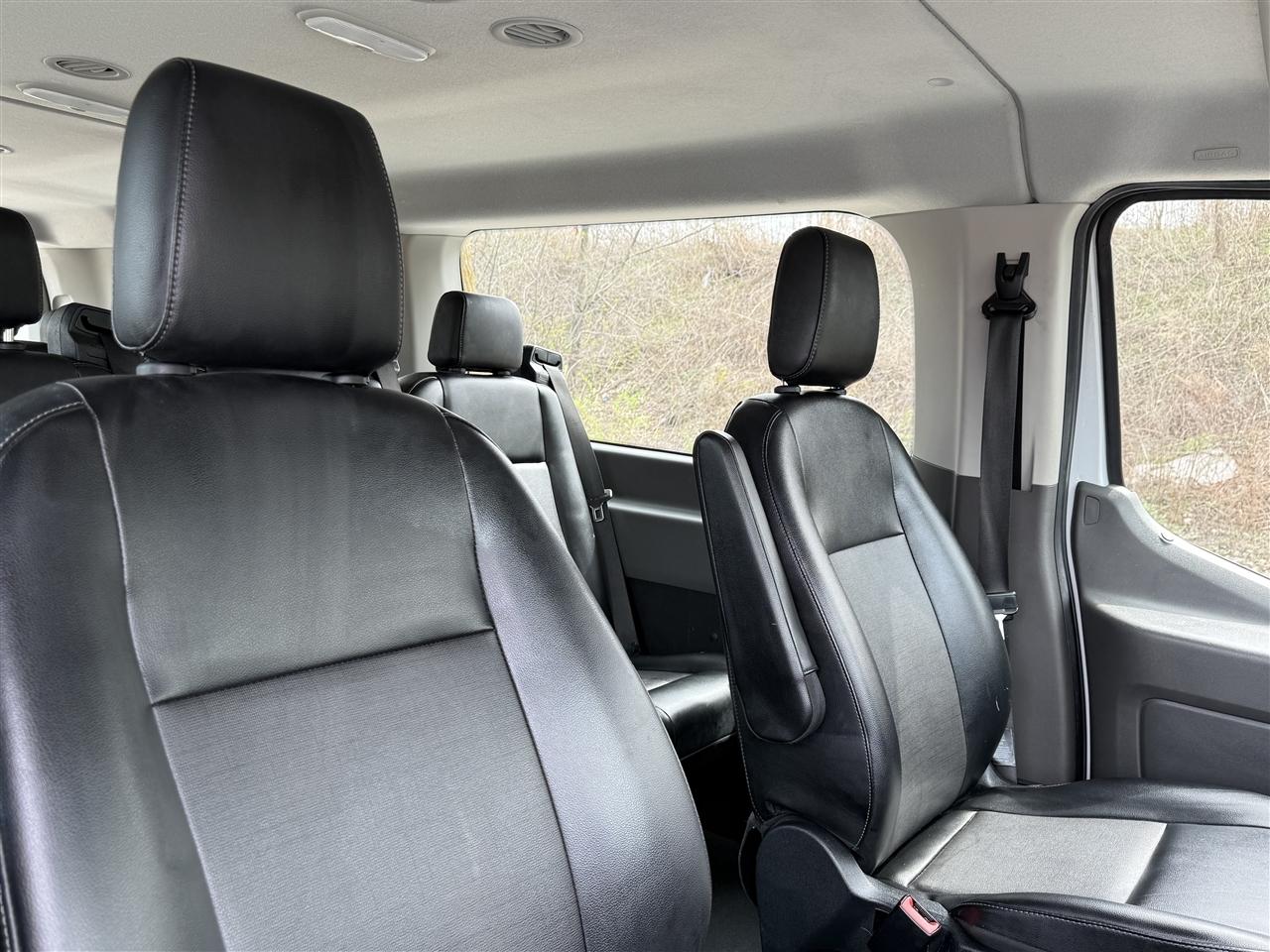 Ford Transit Passenger Wagon T-150 130" Low Roof XLT RWD 2020