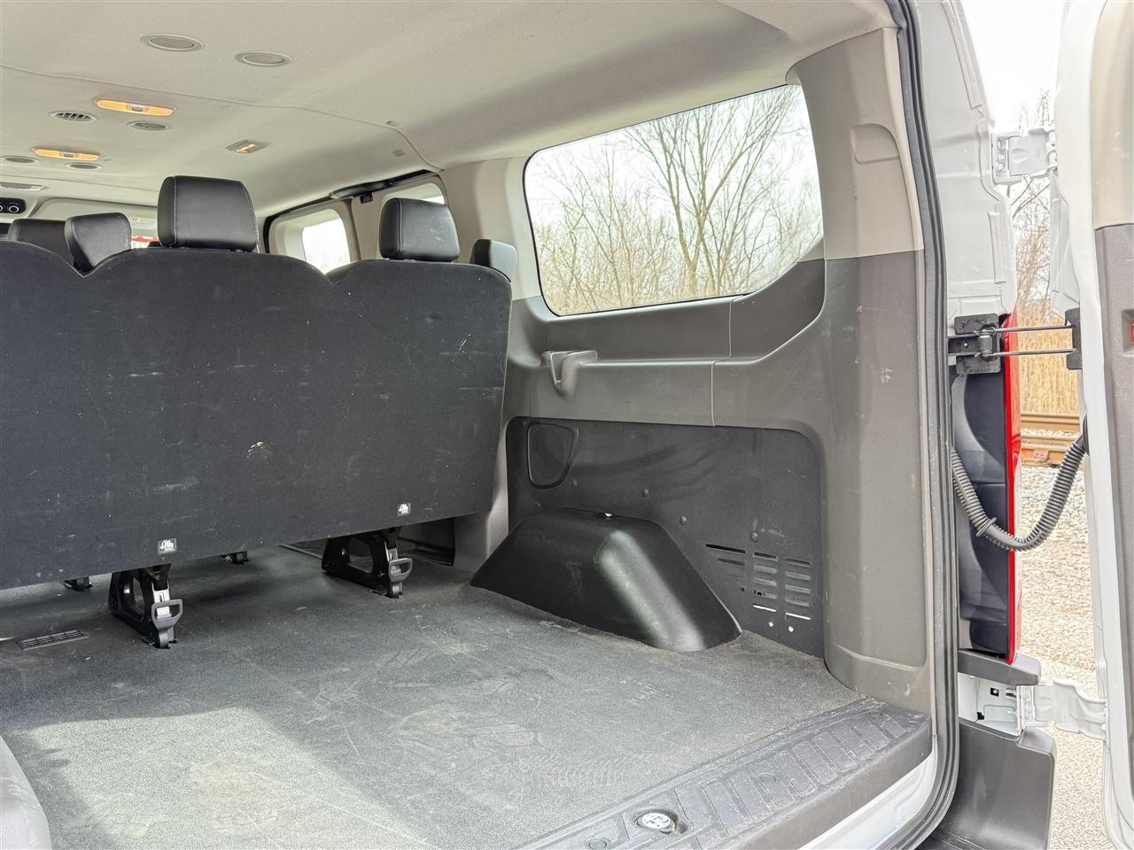 Ford Transit Passenger Wagon T-150 130" Low Roof XLT RWD 2020