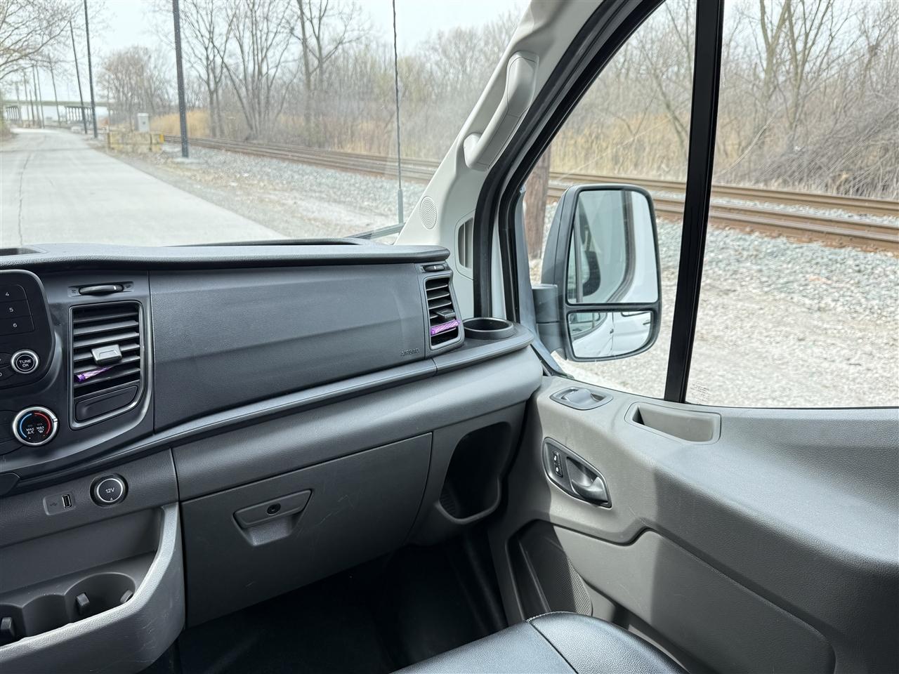 Ford Transit Passenger Wagon T-150 130" Low Roof XLT RWD 2020