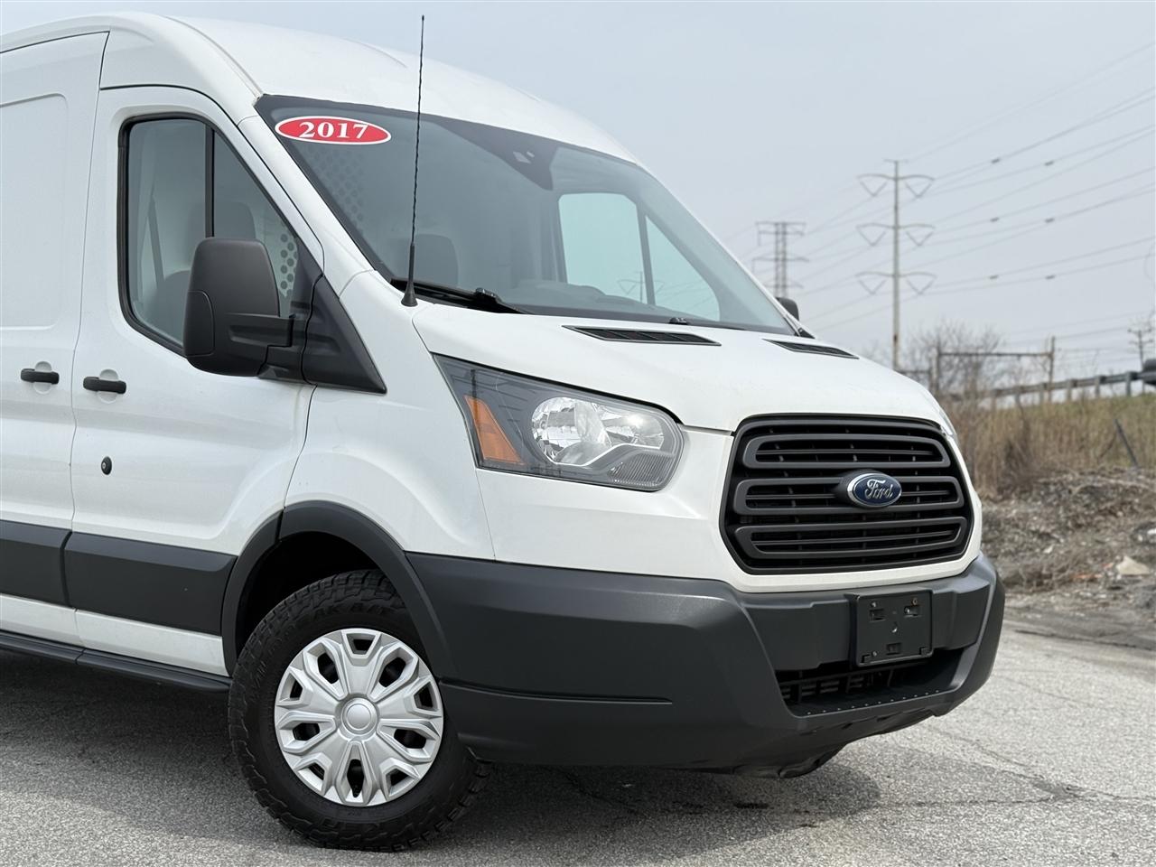 Ford Transit Van T-250 148" Med Rf 9000 GVWR Sliding RH Dr 2017