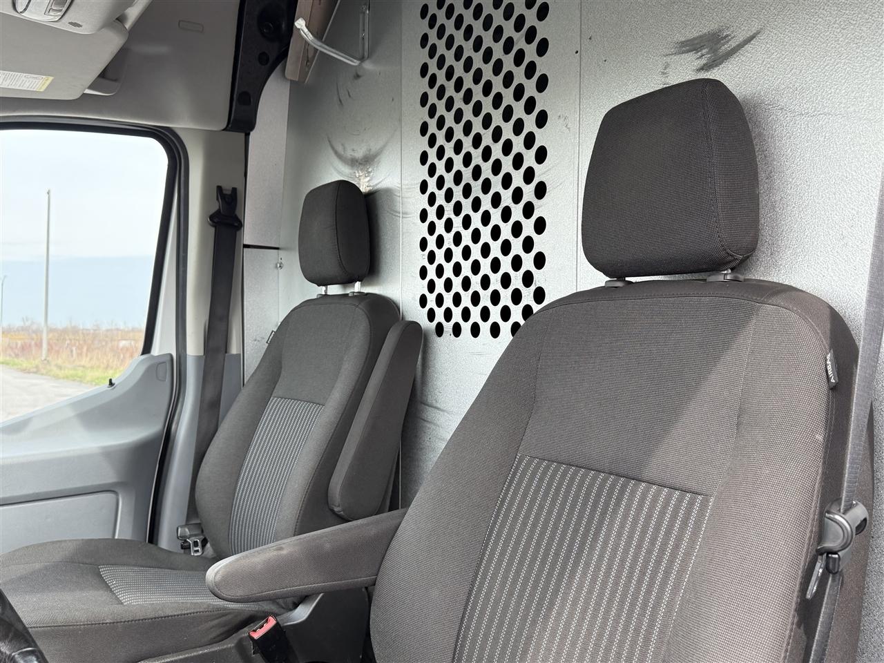 Ford Transit Van T-250 148" Med Rf 9000 GVWR Sliding RH Dr 2017