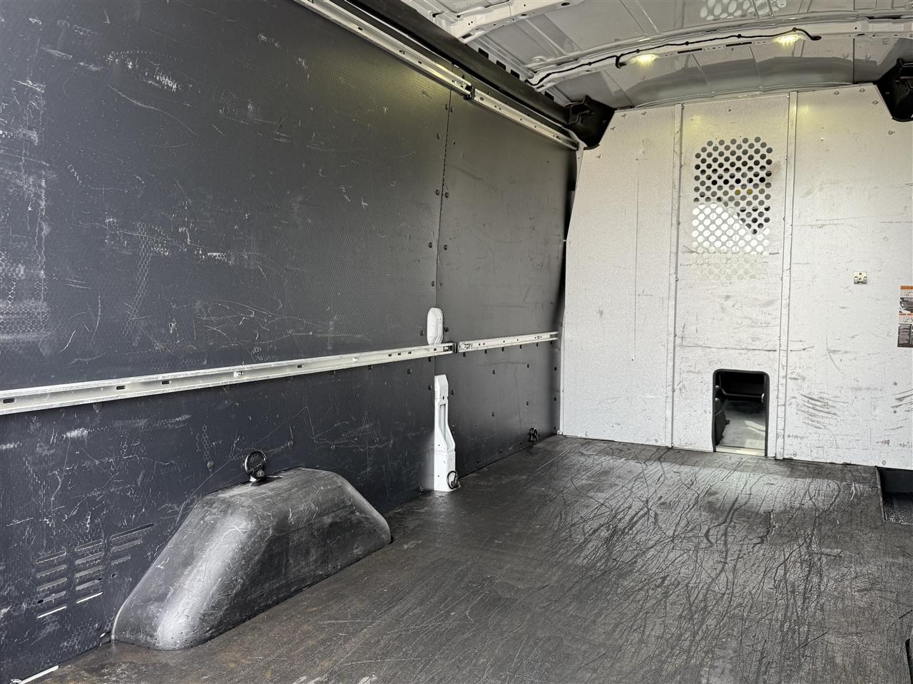 Ford Transit Van T-250 148" Med Rf 9000 GVWR Sliding RH Dr 2017