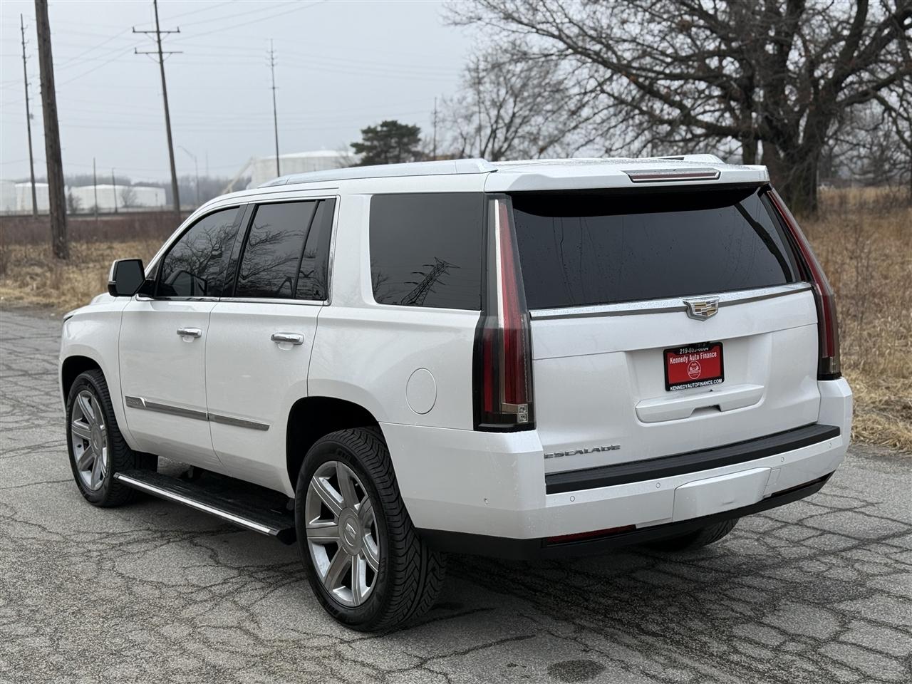 Cadillac Escalade 4WD 4dr Premium Luxury 2017