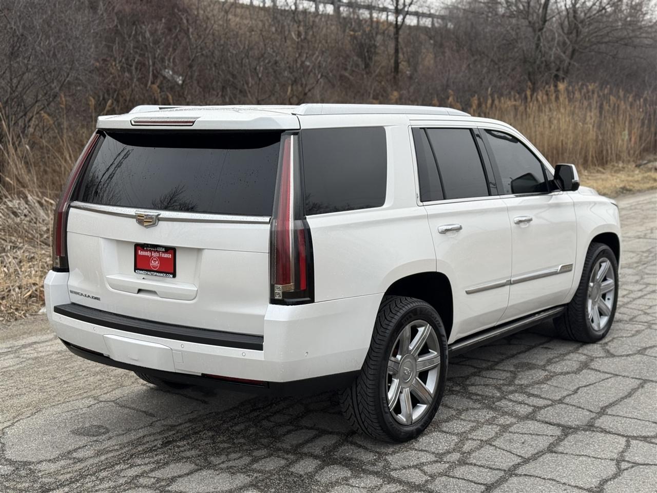 Cadillac Escalade 4WD 4dr Premium Luxury 2017