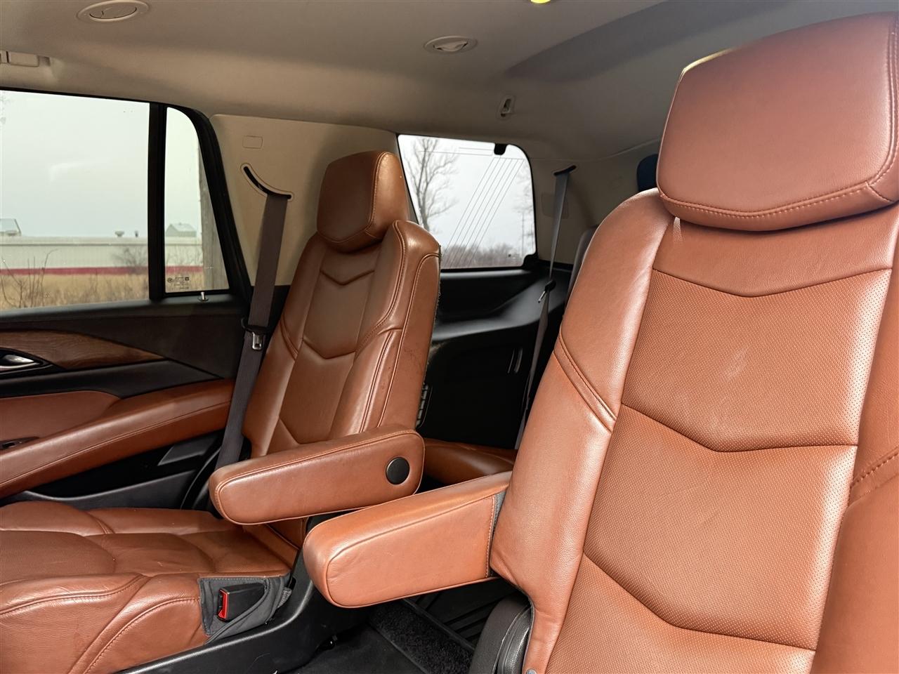 Cadillac Escalade 4WD 4dr Premium Luxury 2017