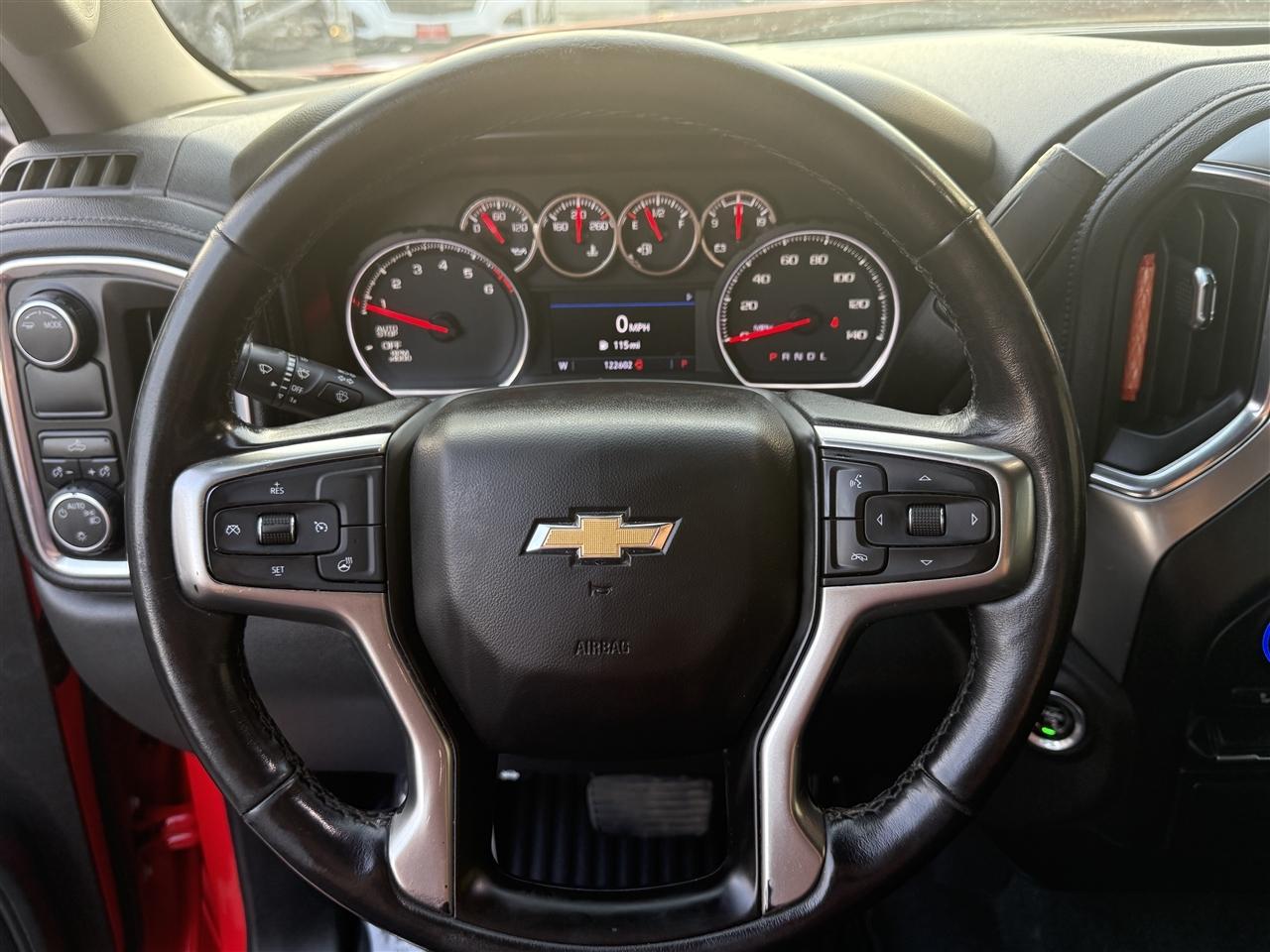 Chevrolet Silverado 1500 2WD Crew Cab 147" LT 2020