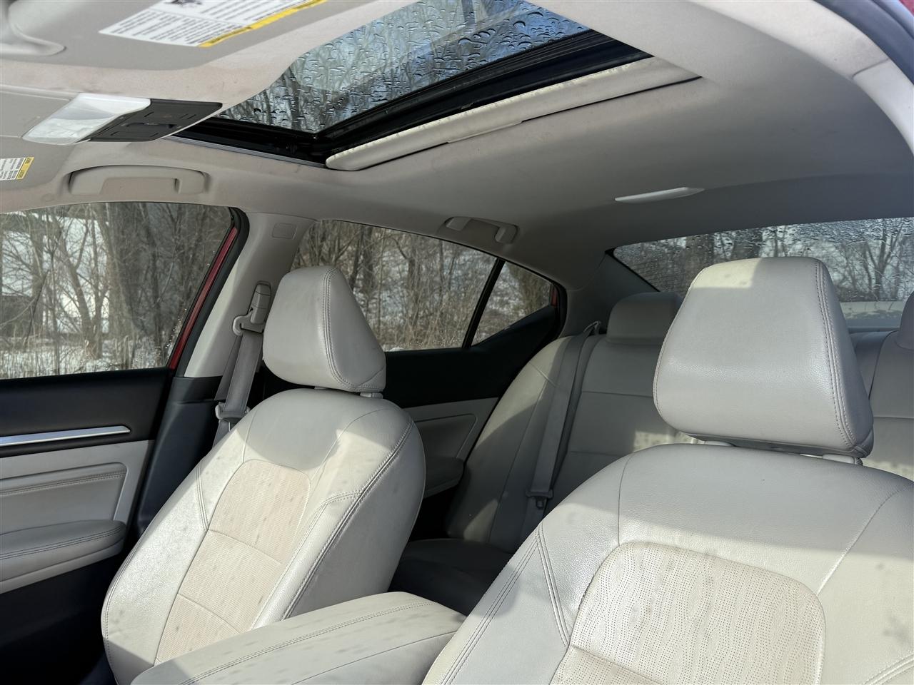 Nissan Altima 2.5 Platinum AWD Sedan 2022