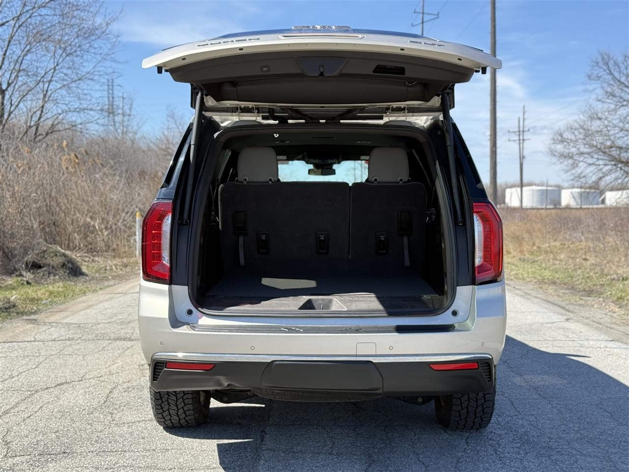 GMC Yukon XL 4WD 4dr SLT 2023