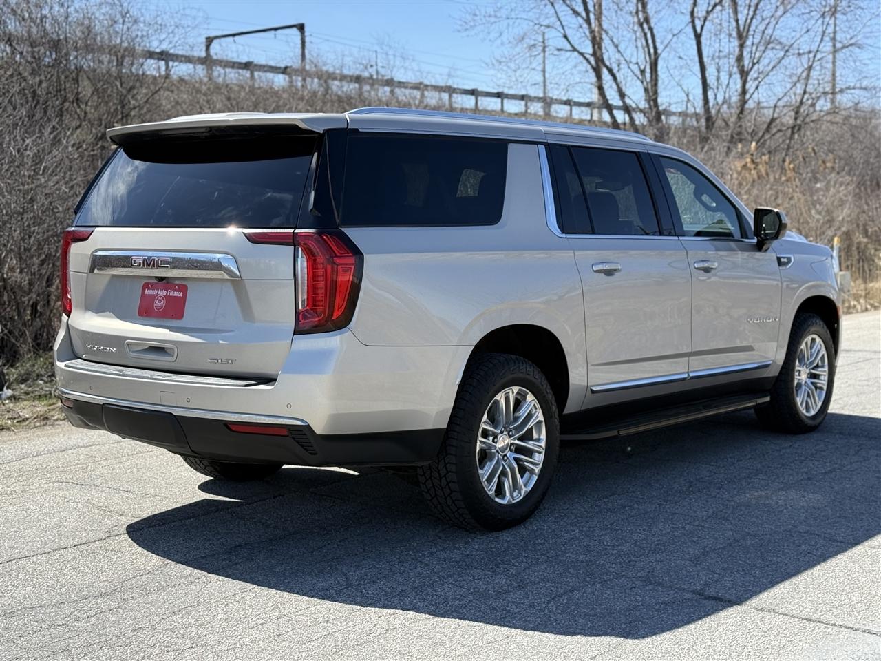 GMC Yukon XL 4WD 4dr SLT 2023