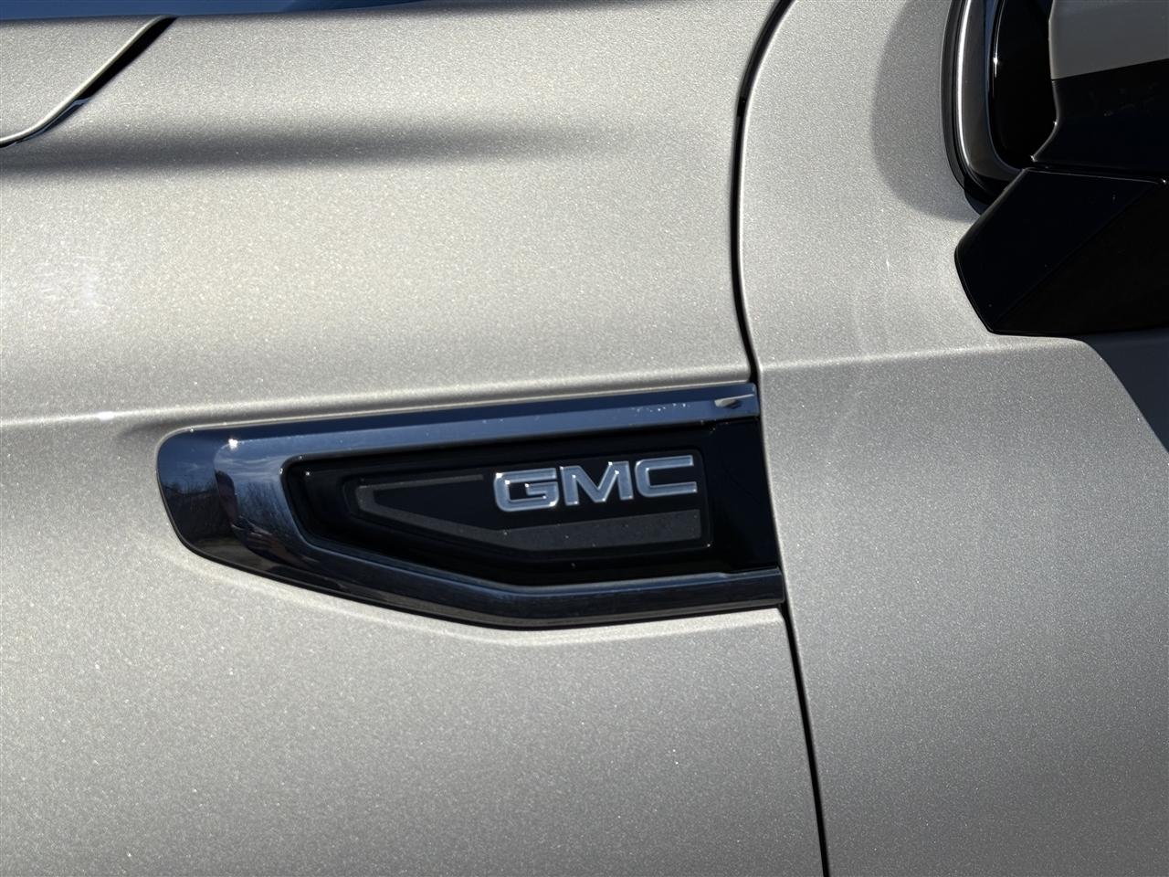 GMC Yukon XL 4WD 4dr SLT 2023