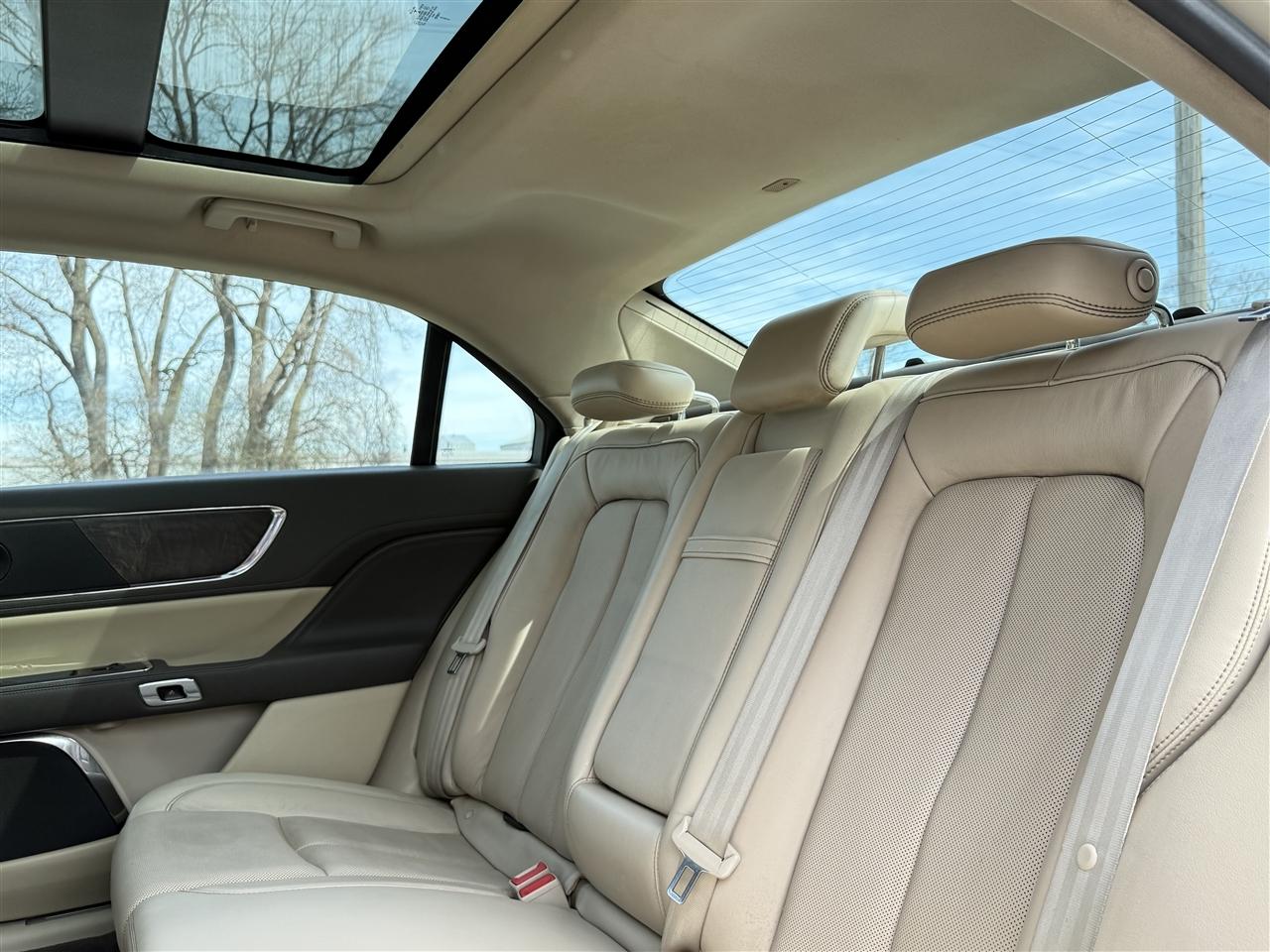 Lincoln Continental Reserve AWD 2018