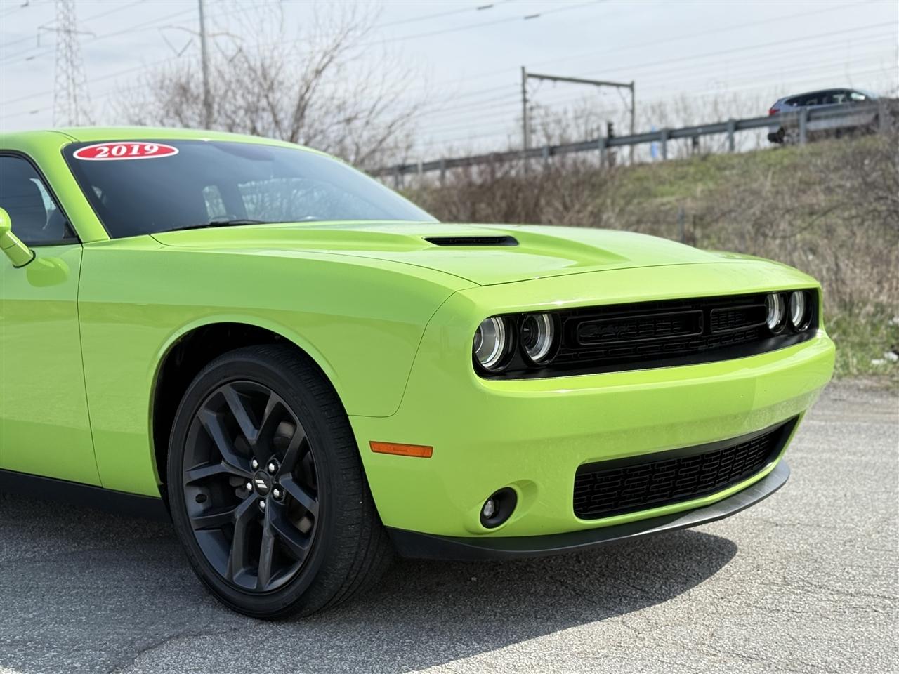 Dodge Challenger SXT RWD 2019