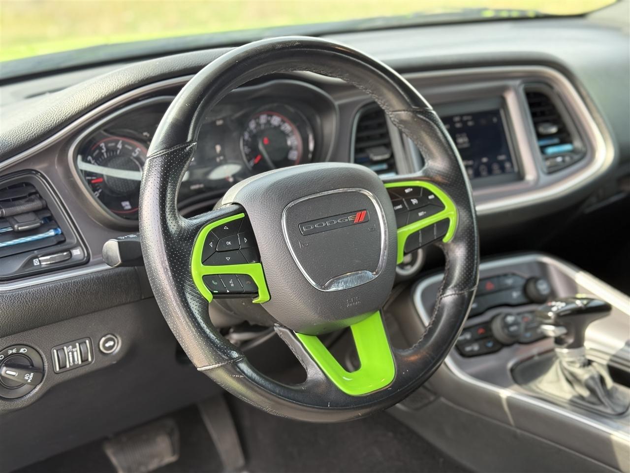 Dodge Challenger SXT RWD 2019