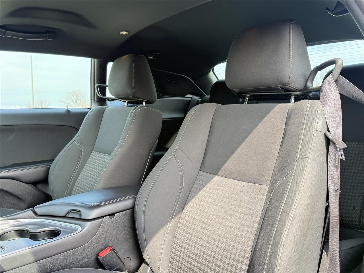 Dodge Challenger SXT RWD 2019