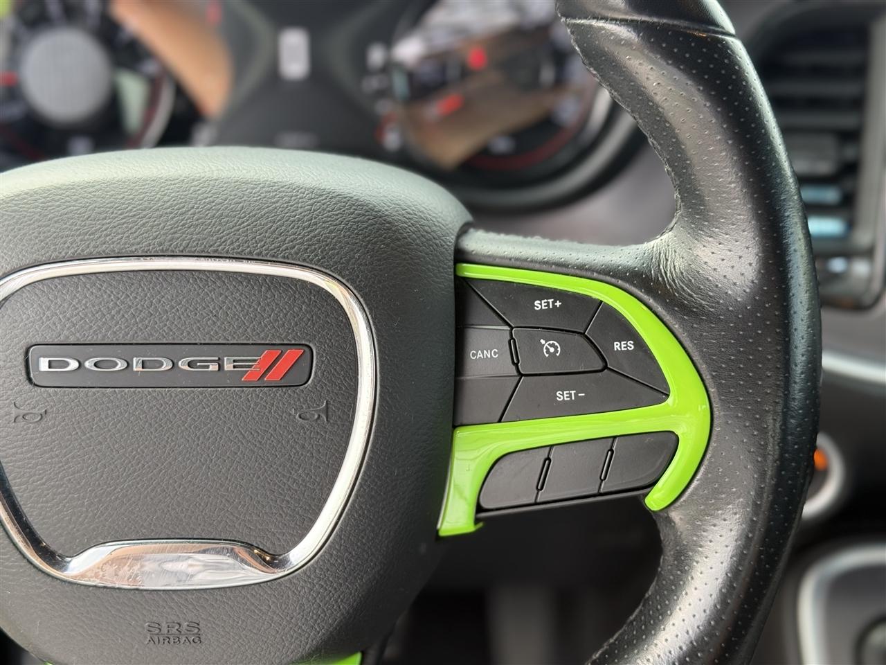 Dodge Challenger SXT RWD 2019