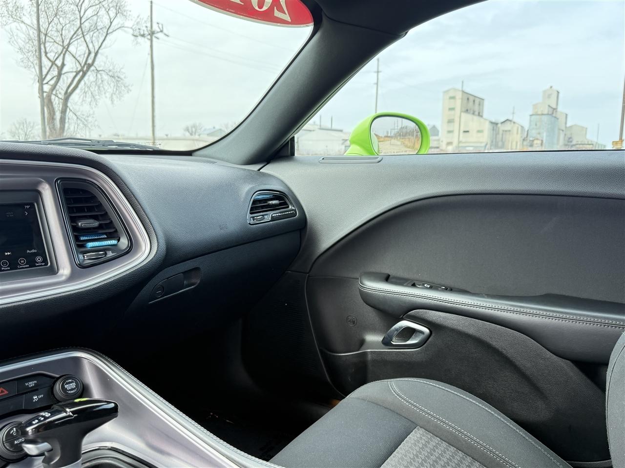 Dodge Challenger SXT RWD 2019