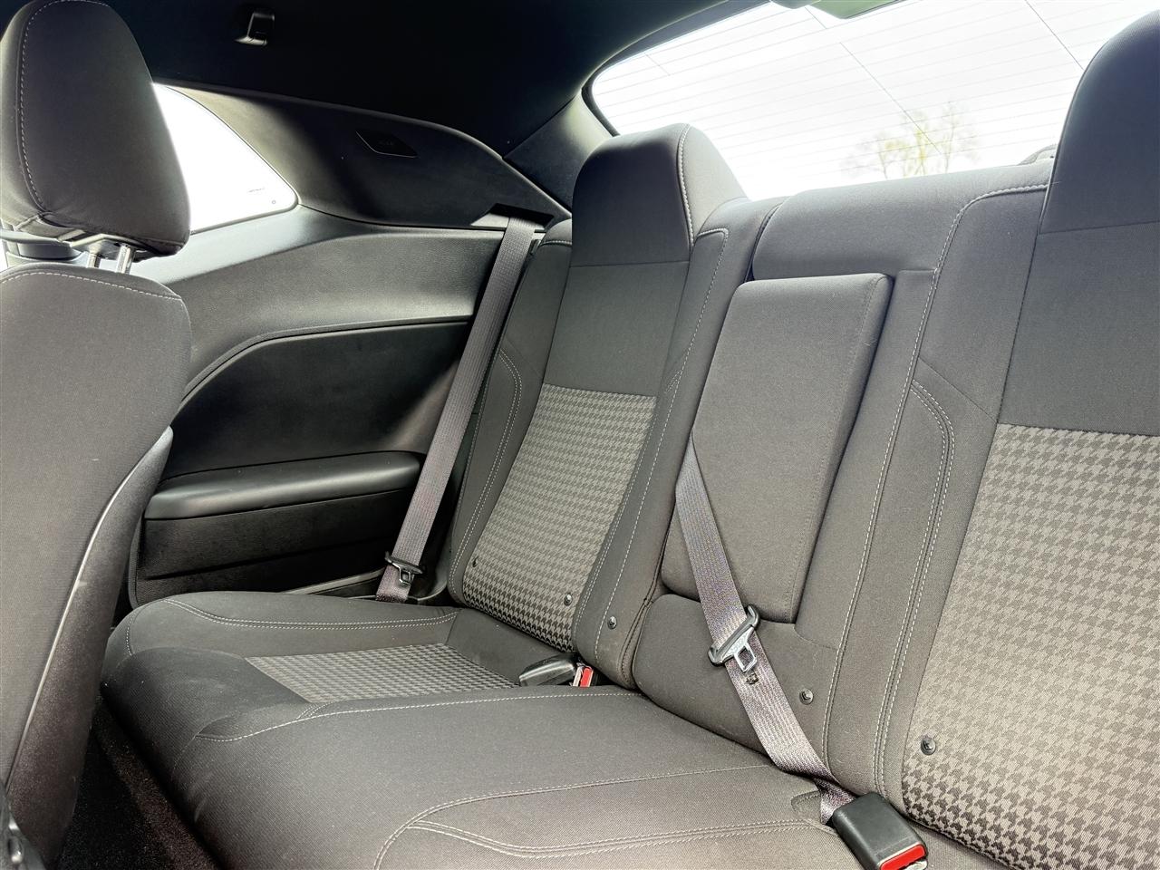 Dodge Challenger SXT RWD 2019