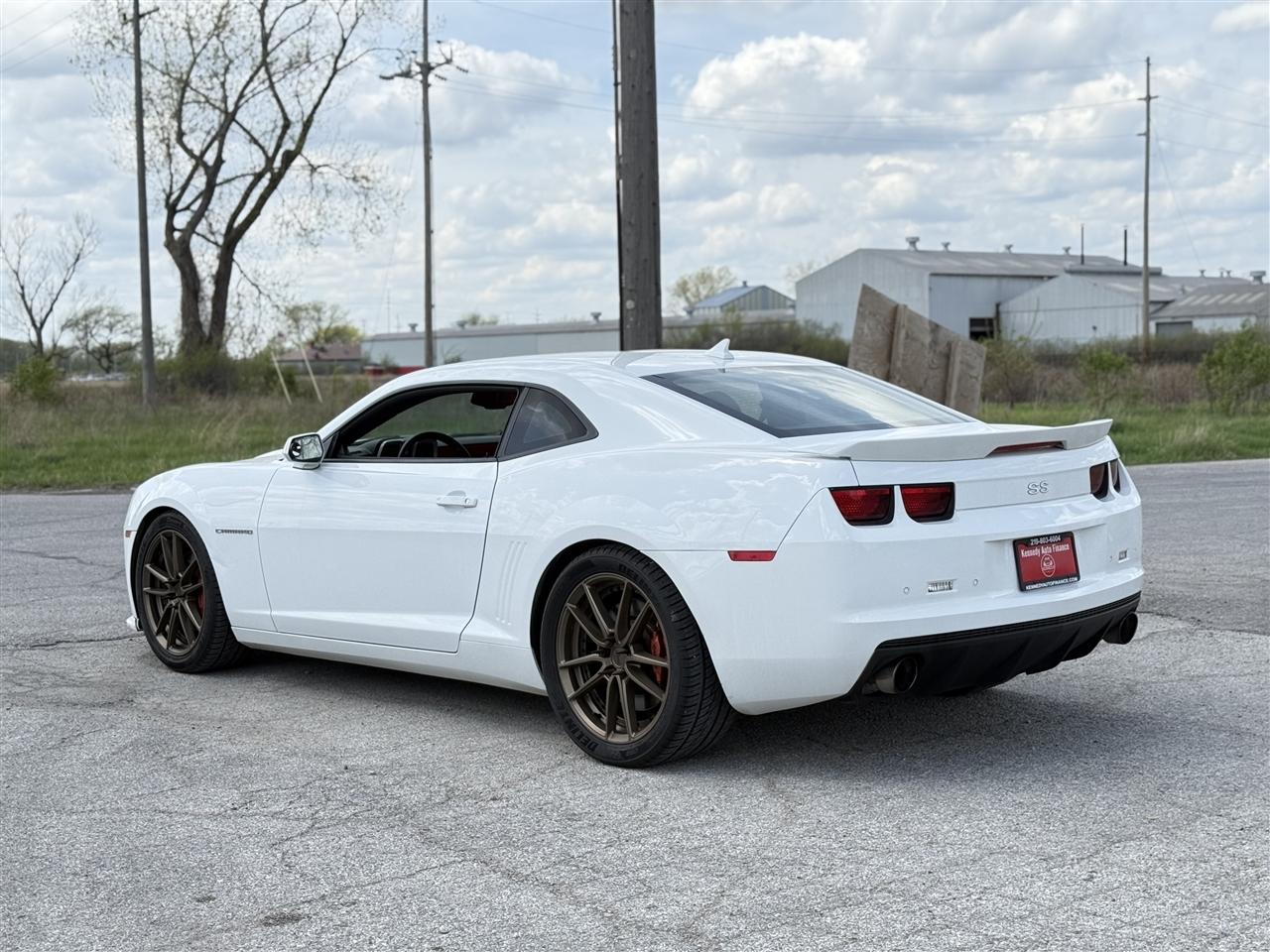 Chevrolet Camaro 2dr Cpe 2SS 2011