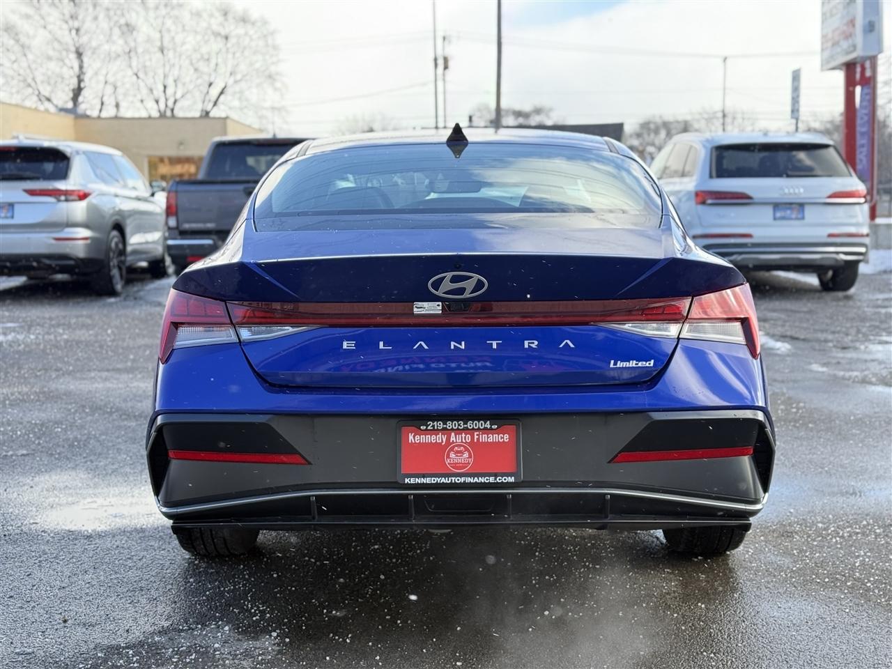 Hyundai Elantra Limited IVT 2025