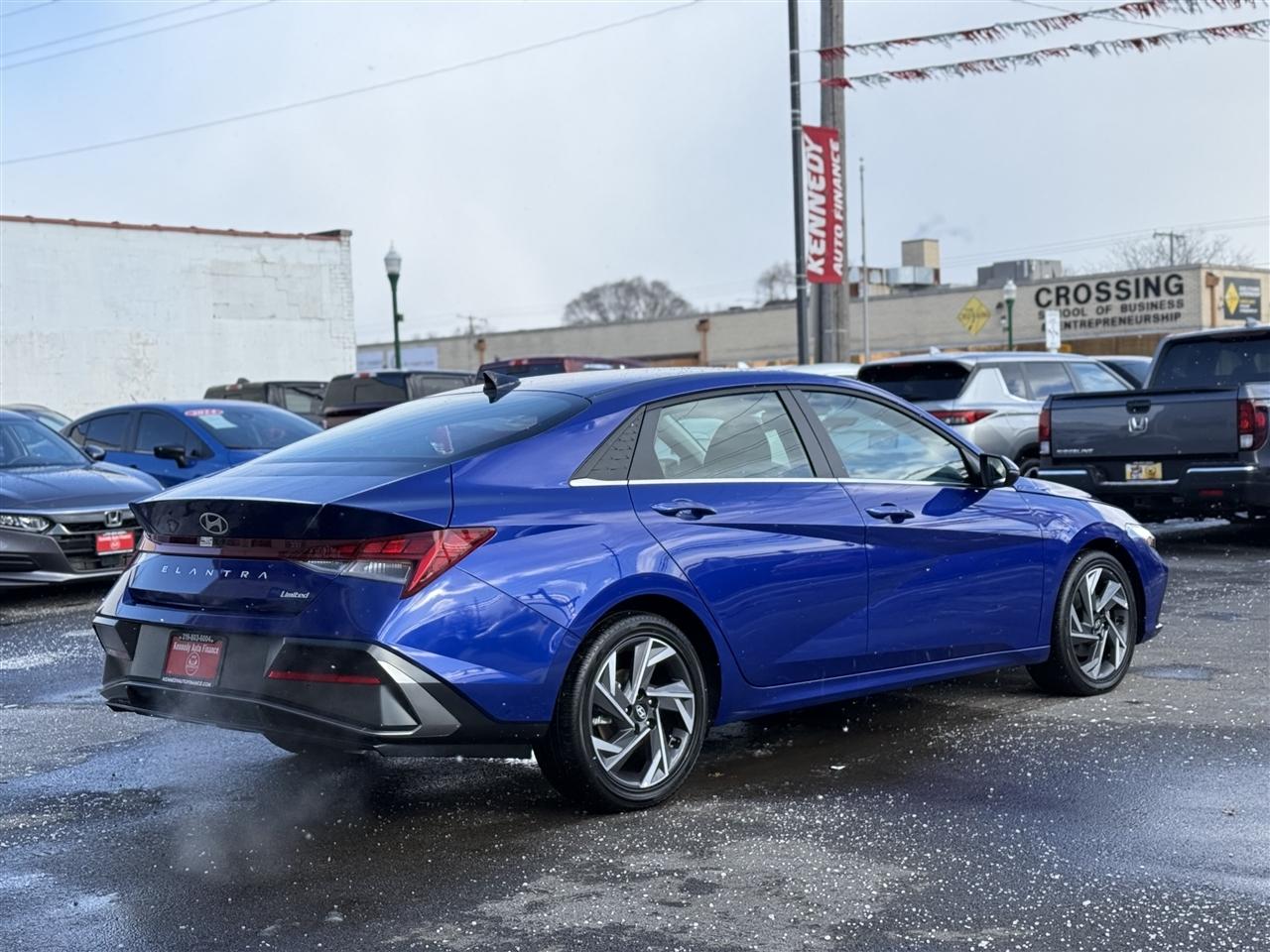 Hyundai Elantra Limited IVT 2025