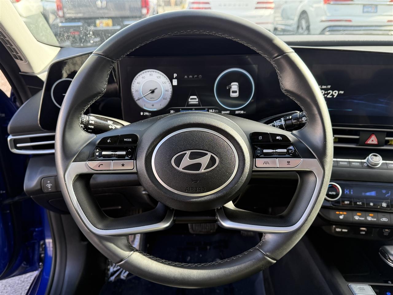 Hyundai Elantra Limited IVT 2025