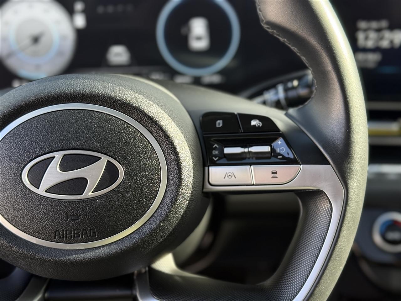 Hyundai Elantra Limited IVT 2025