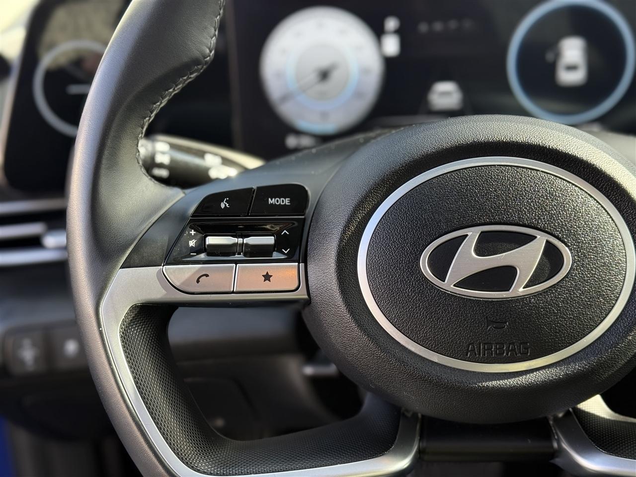 Hyundai Elantra Limited IVT 2025