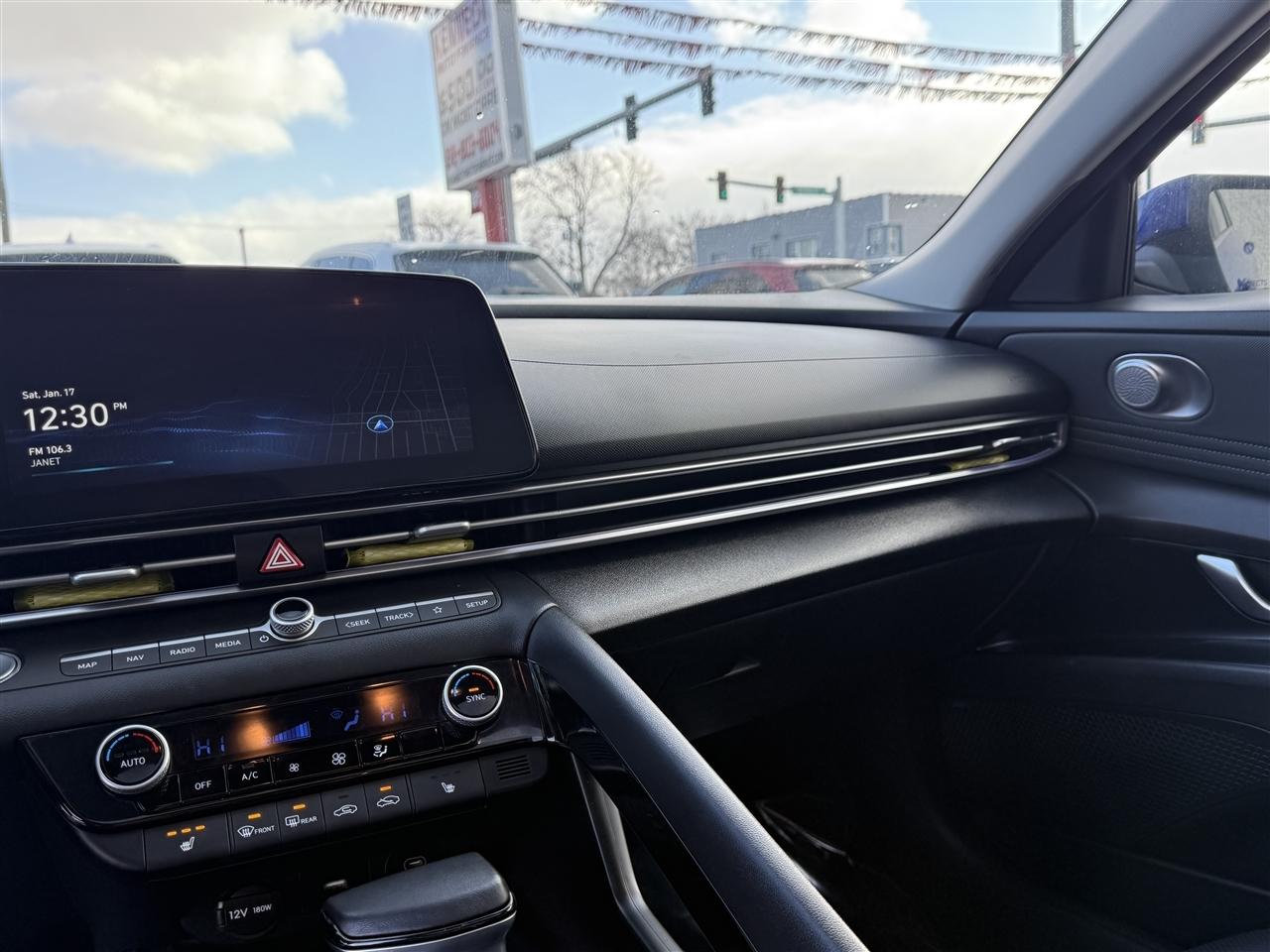 Hyundai Elantra Limited IVT 2025