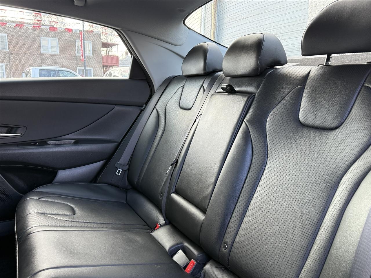 Hyundai Elantra Limited IVT 2025