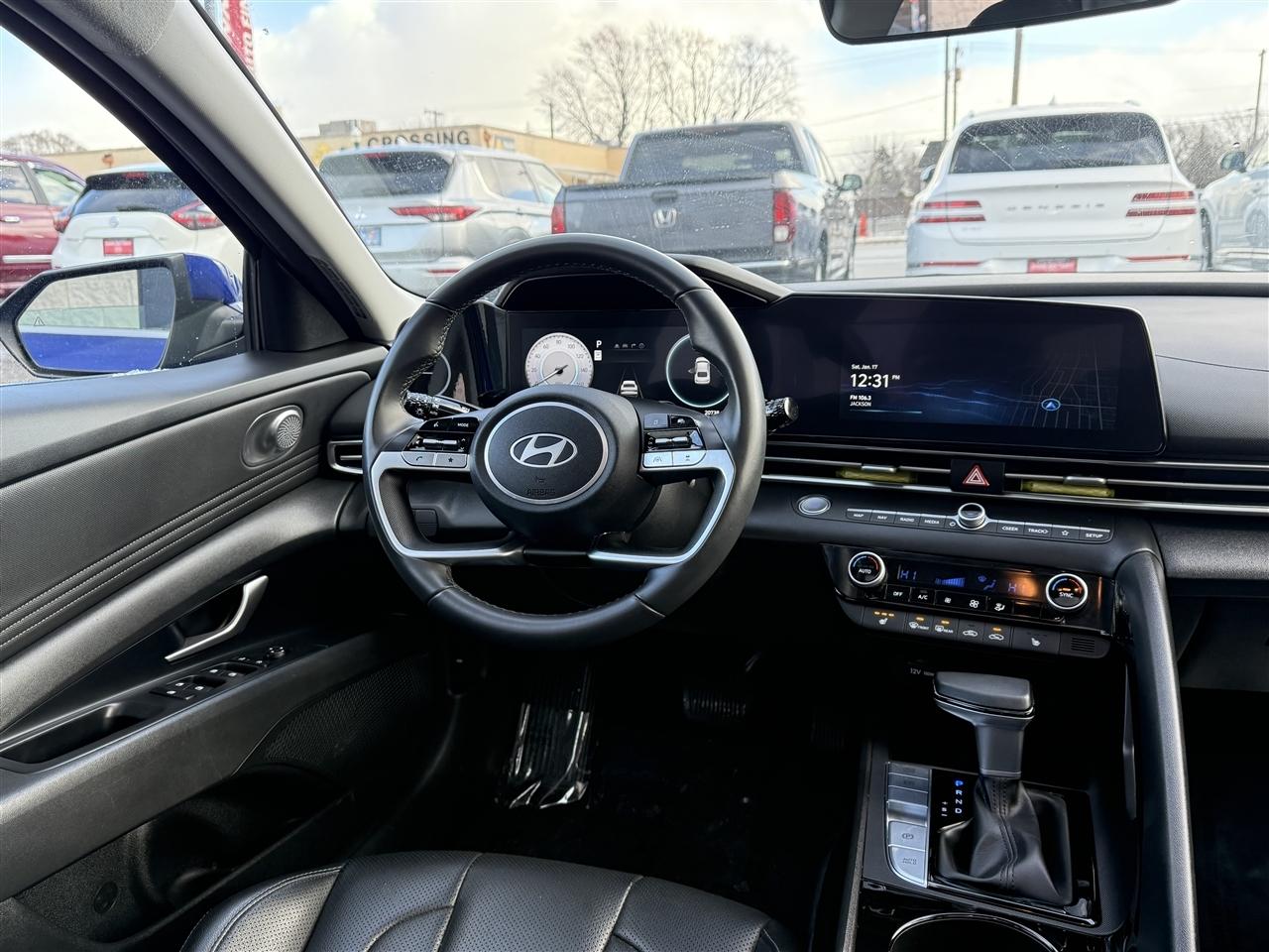 Hyundai Elantra Limited IVT 2025