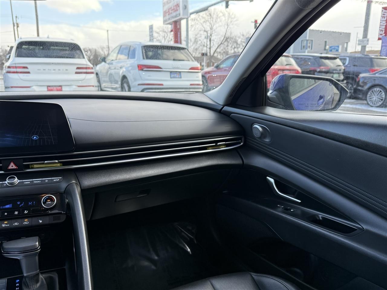 Hyundai Elantra Limited IVT 2025