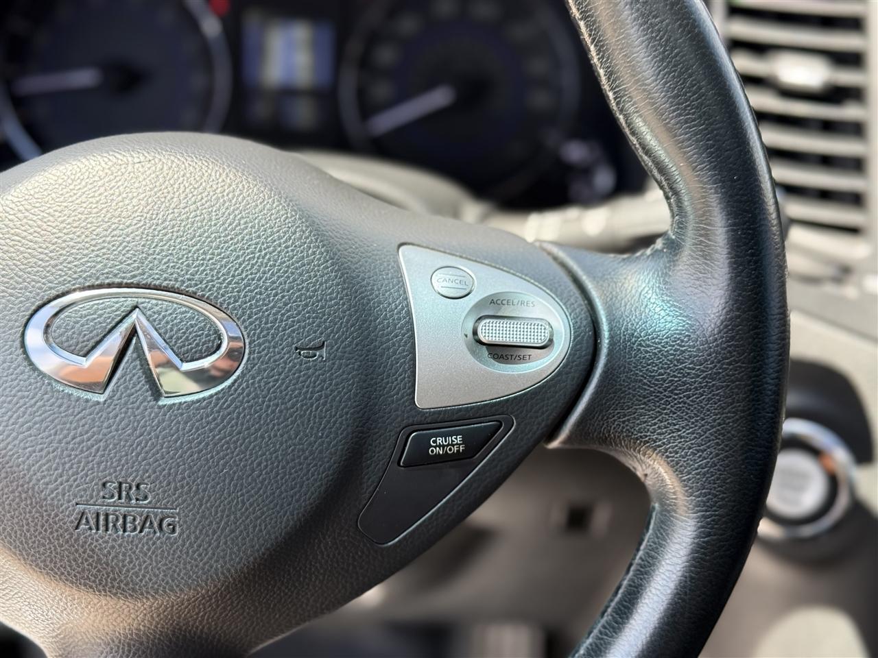 Infiniti QX70 AWD 2017