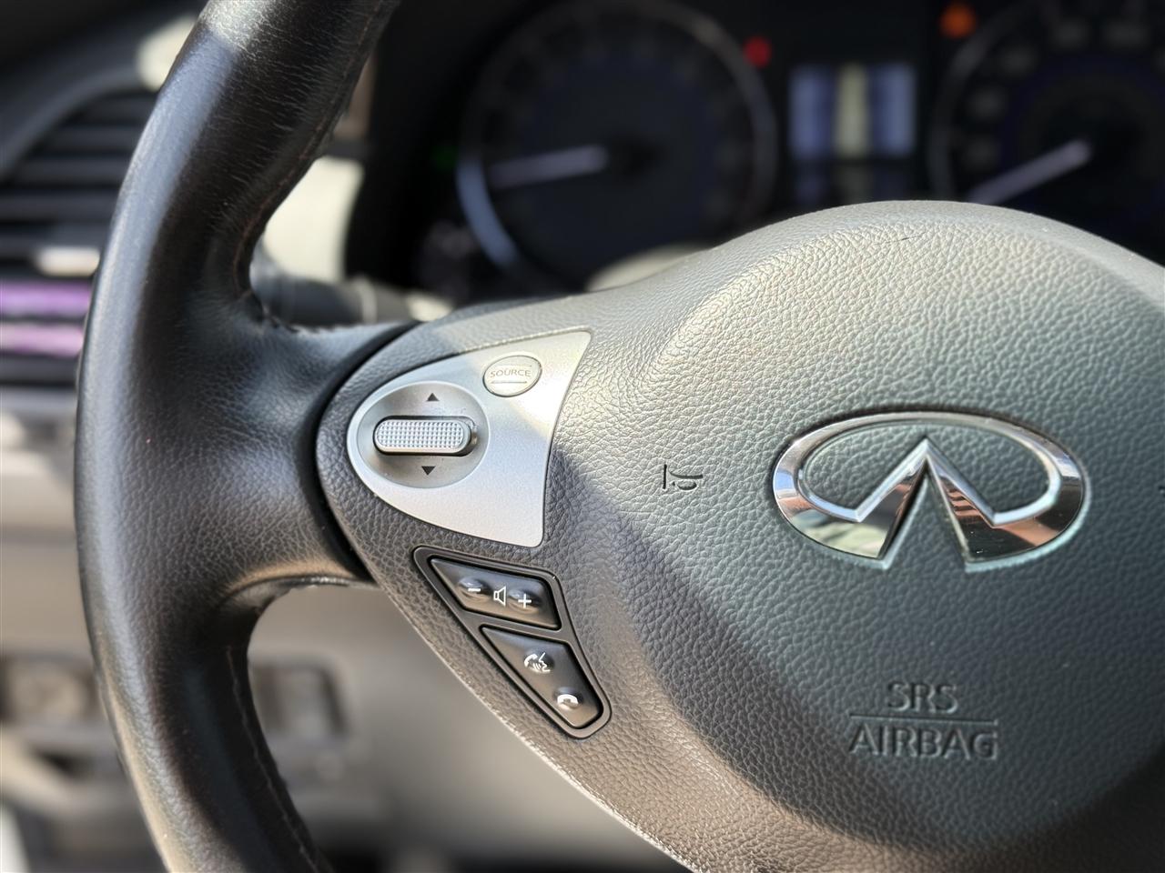 Infiniti QX70 AWD 2017