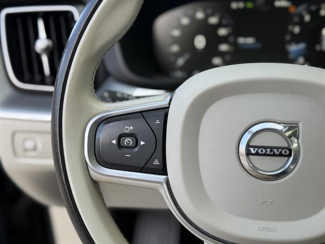 Volvo XC60 T5 AWD Momentum 2020