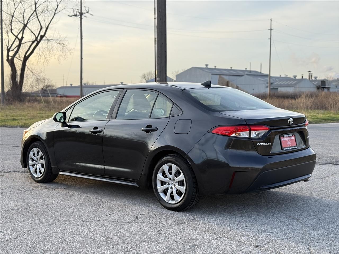 Toyota Corolla LE CVT (Natl) 2022