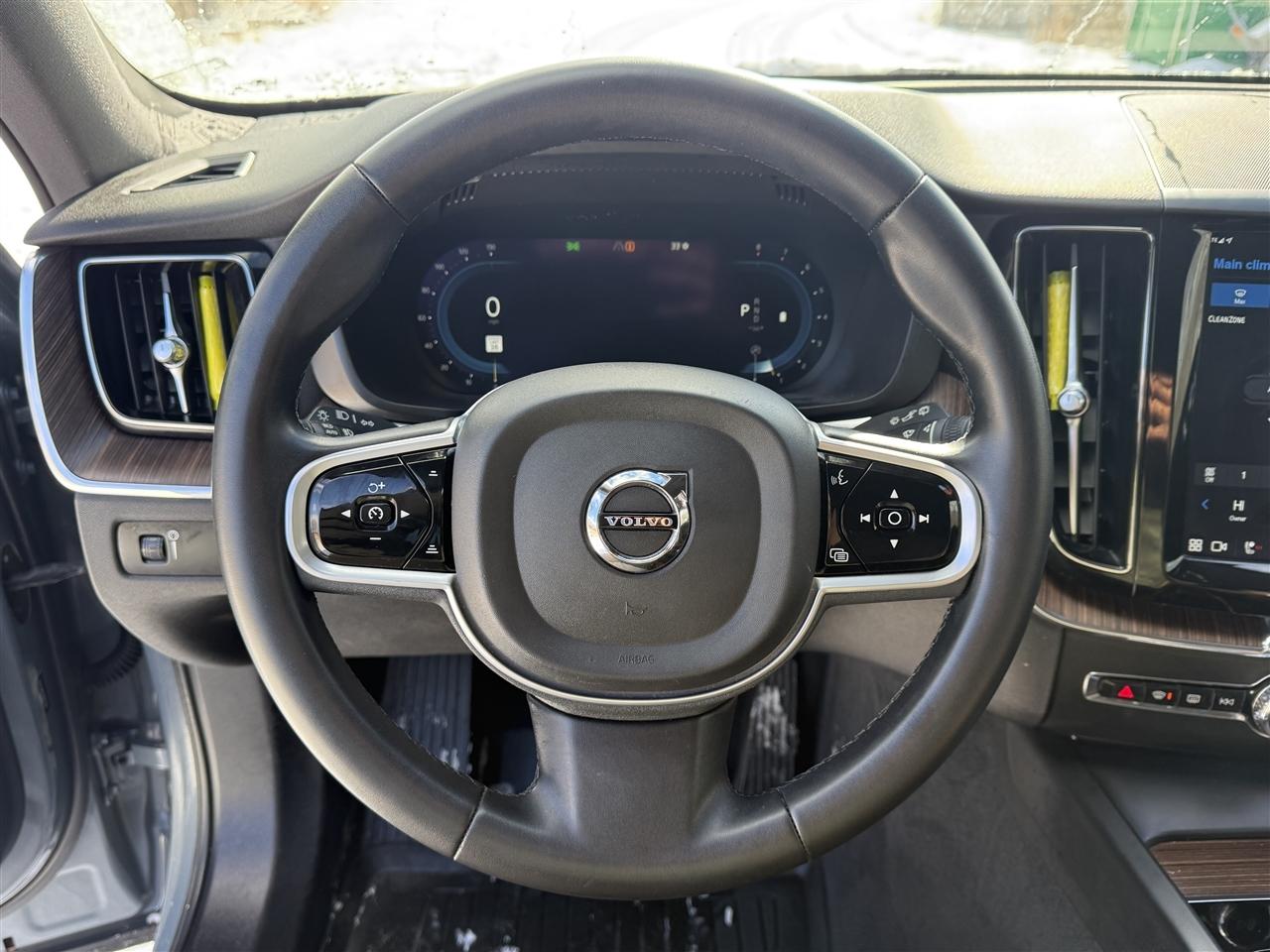 Volvo XC60 B5 AWD Momentum 2022