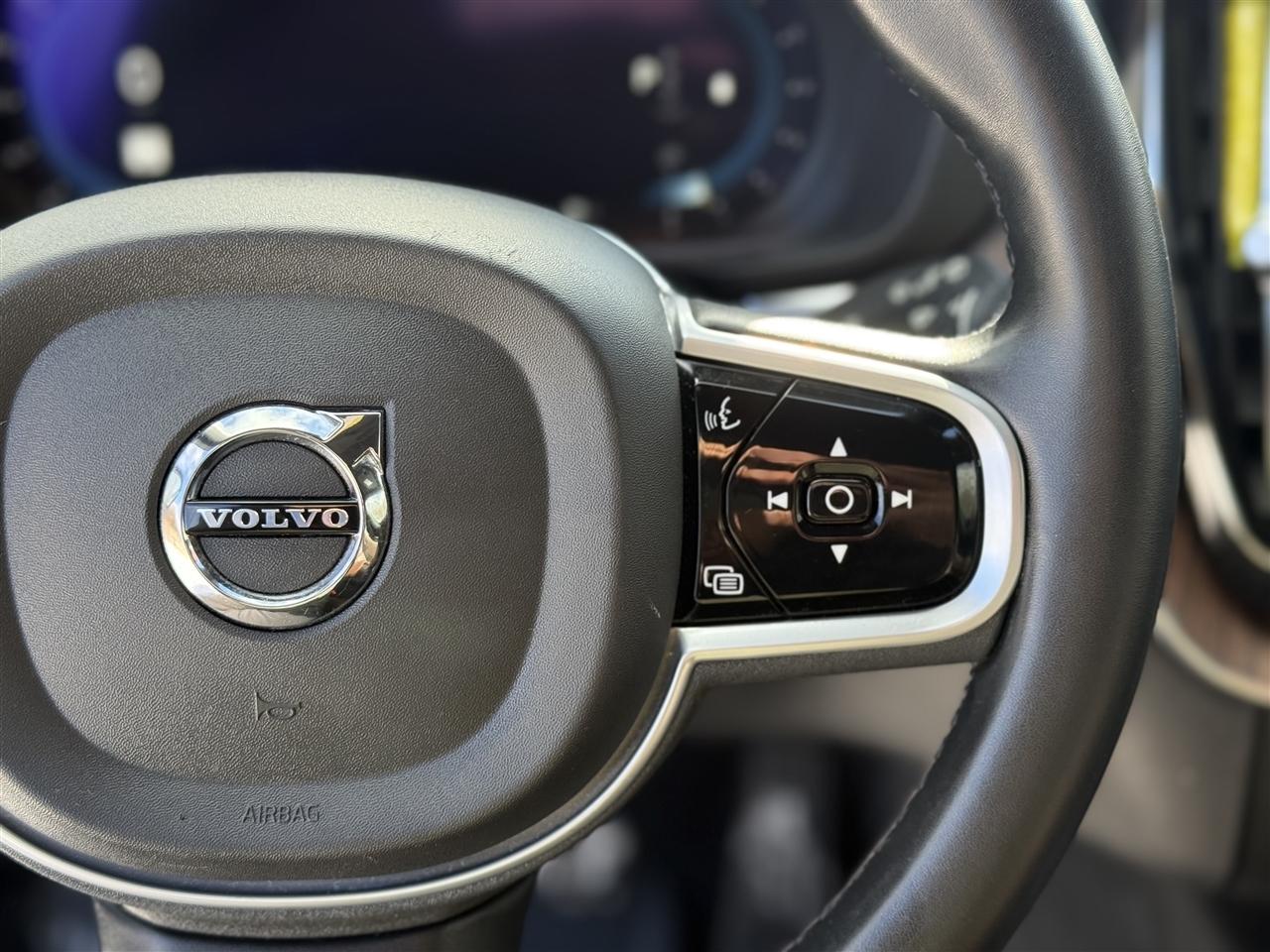 Volvo XC60 B5 AWD Momentum 2022