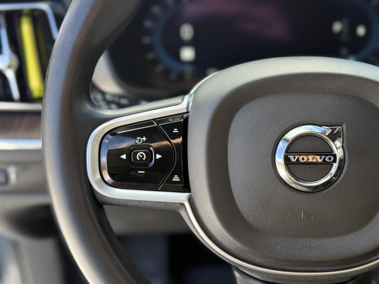 Volvo XC60 B5 AWD Momentum 2022