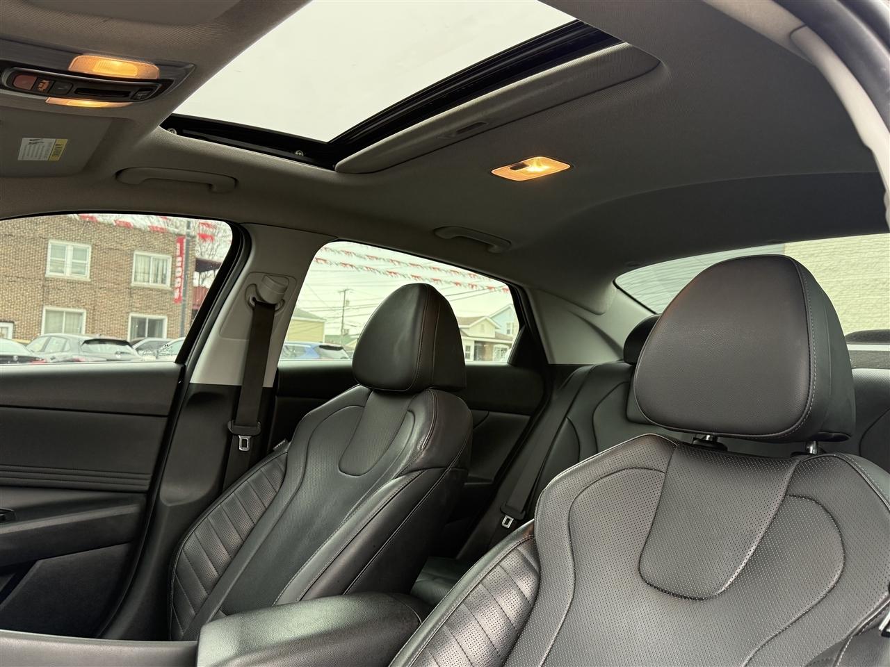 Hyundai Elantra Limited IVT 2023