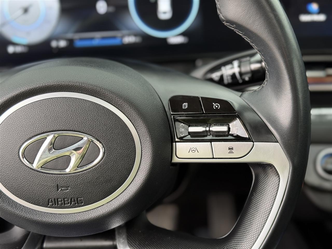 Hyundai Elantra Limited IVT 2023