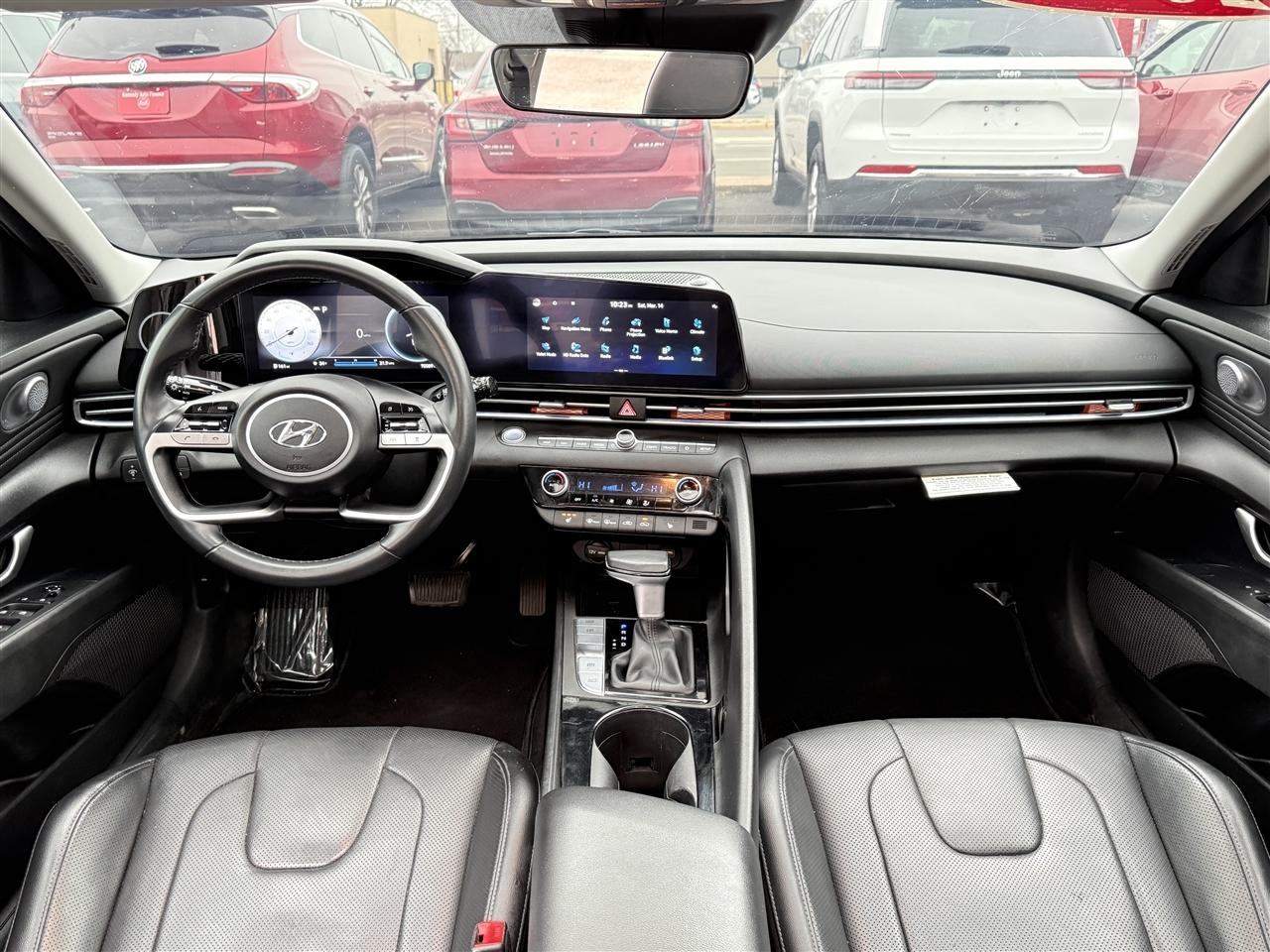 Hyundai Elantra Limited IVT 2023