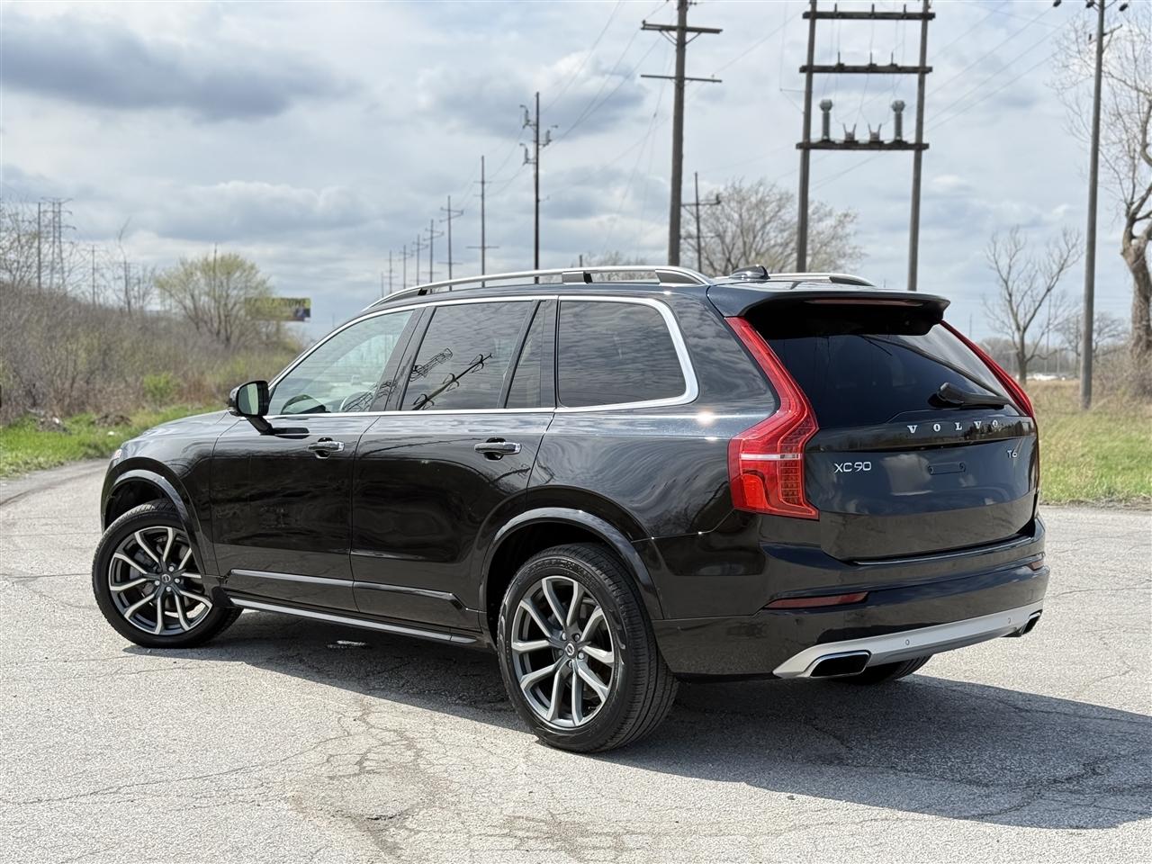 Volvo XC90 T6 AWD 7-Passenger Momentum 2017