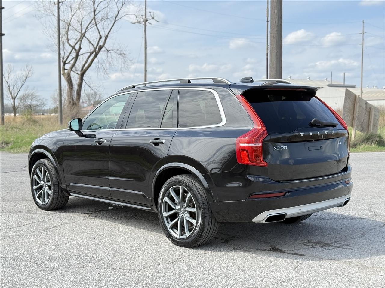 Volvo XC90 T6 AWD 7-Passenger Momentum 2017