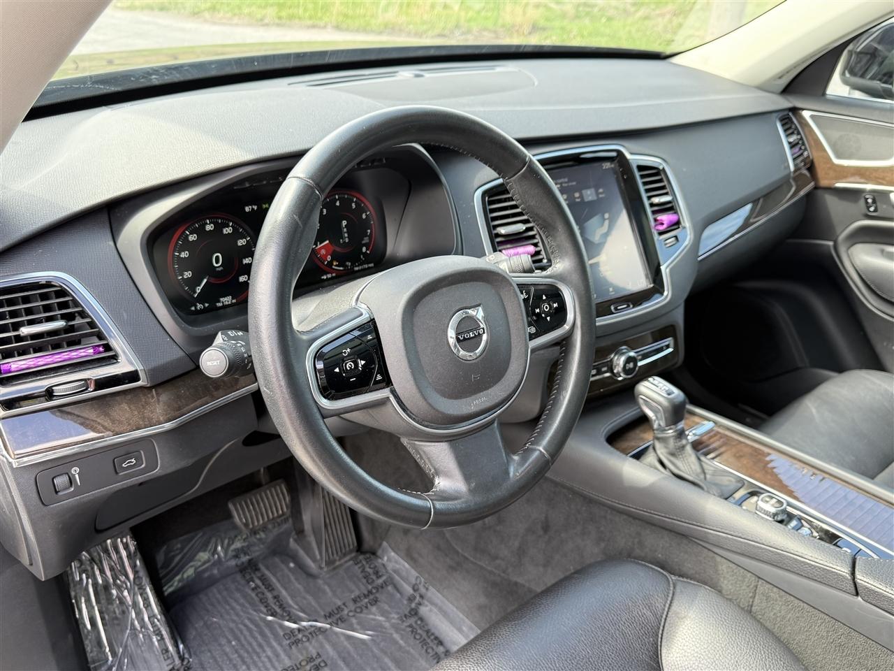 Volvo XC90 T6 AWD 7-Passenger Momentum 2017