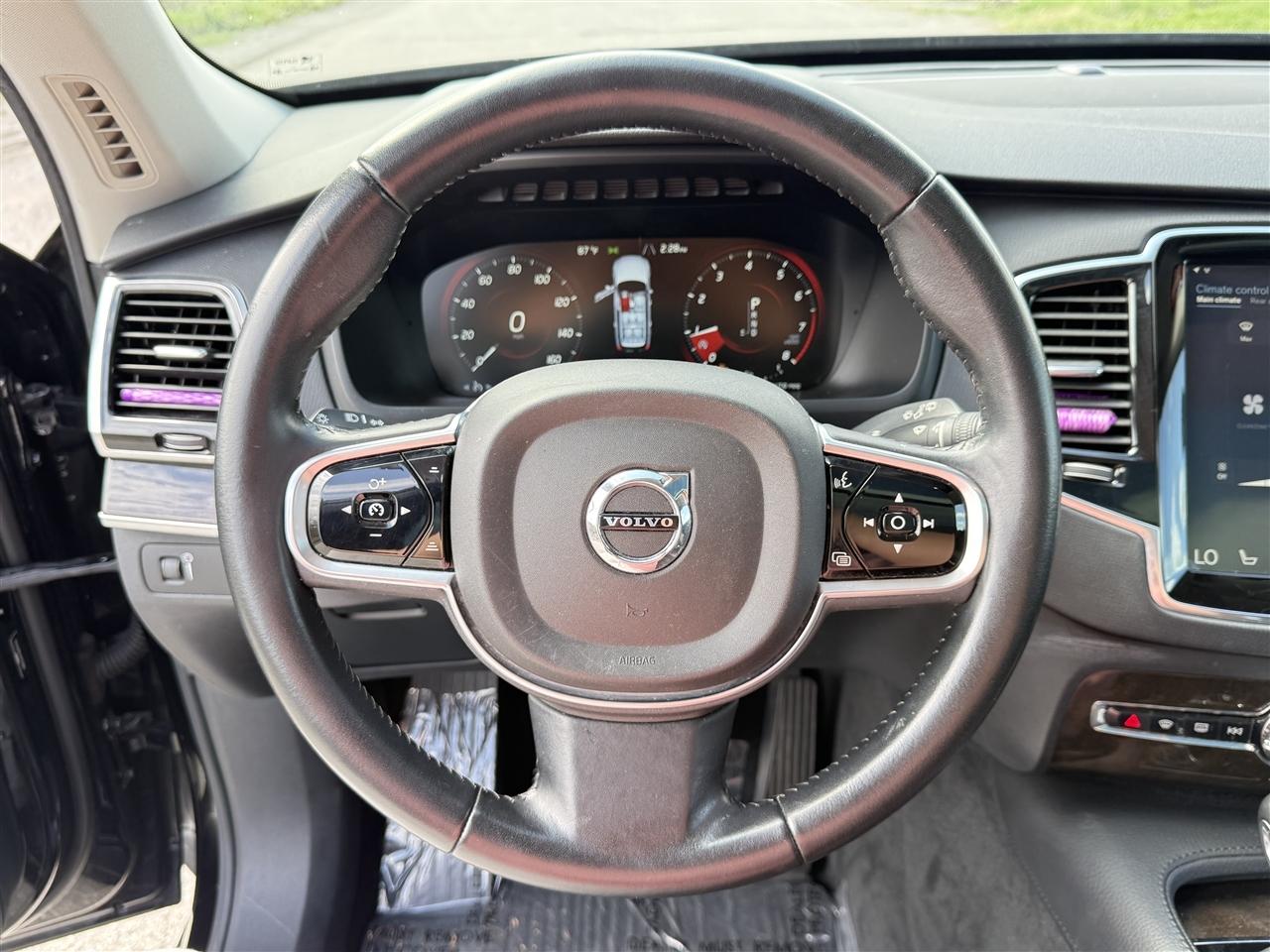 Volvo XC90 T6 AWD 7-Passenger Momentum 2017