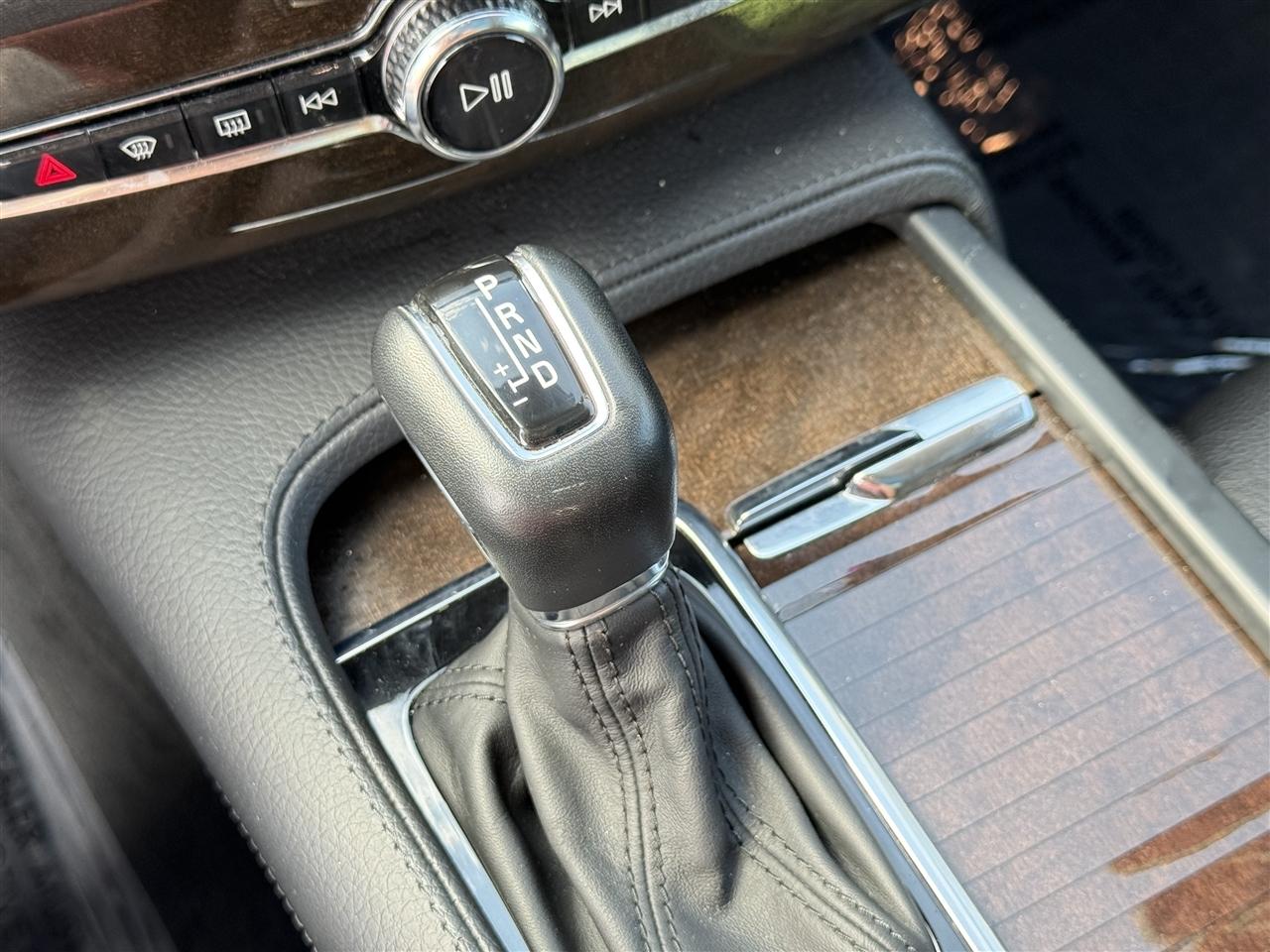 Volvo XC90 T6 AWD 7-Passenger Momentum 2017