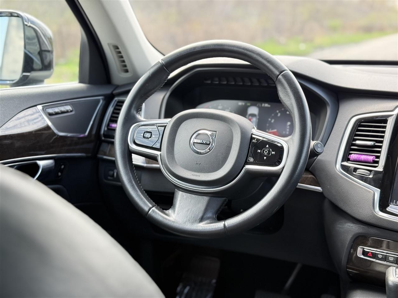 Volvo XC90 T6 AWD 7-Passenger Momentum 2017